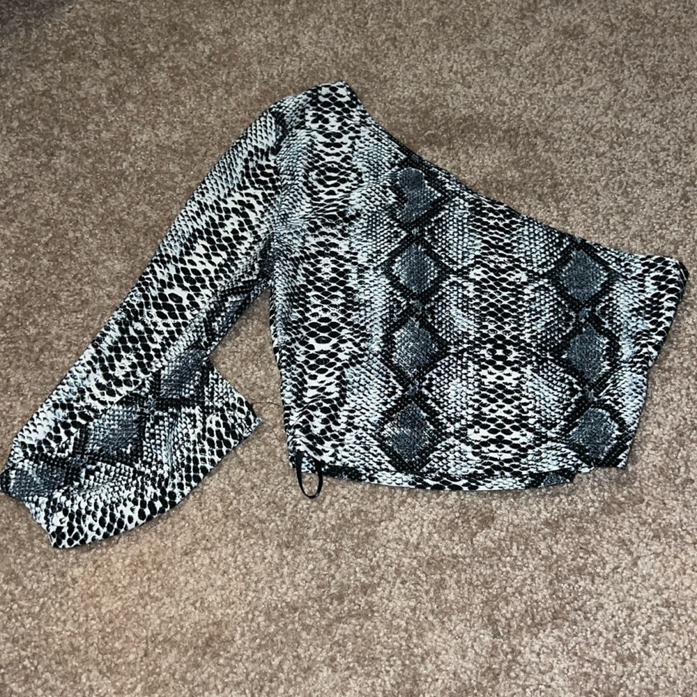 One long sleeve snake skin top